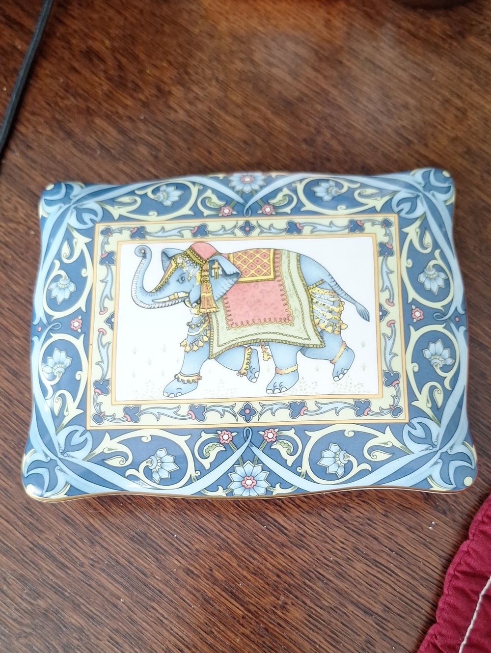 WEDGWOOD Blue Elephant CardBox with porcelain divider